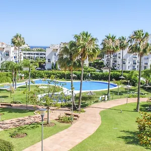 Great 2 Bedroom Near Puerto Banus Apartment